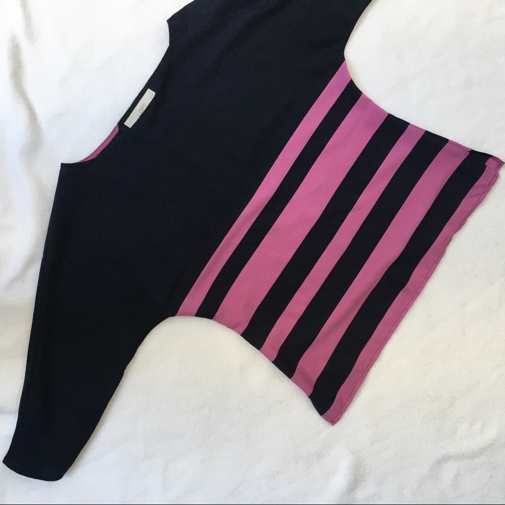 Loft 3/4 sleeve blouse in navy blue and dark pink